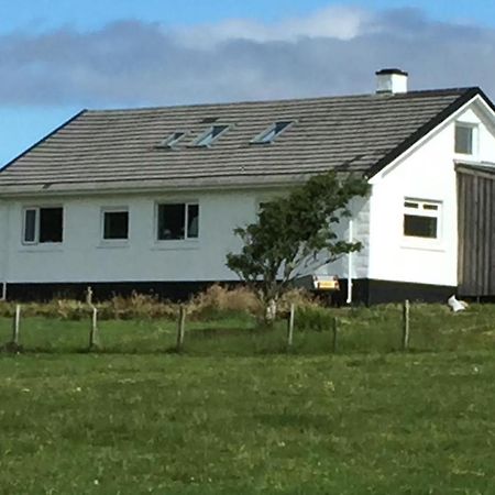 The Loft At Strathardle - Lochside Apartment, Isle Of Skye ダンヴェガン エクステリア 写真